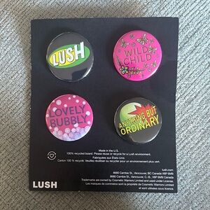 Giveaway 
Lush Colorful Button Set